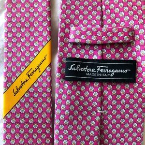 BNWOT Pink Salvatore Ferragamo Tie